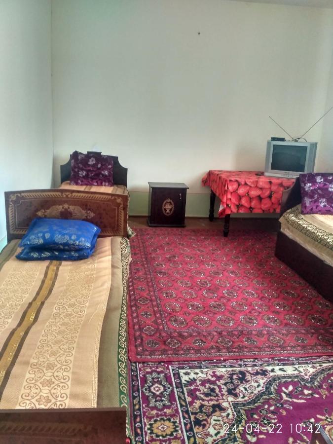 Western House Bed and Breakfast Qorowul Esterno foto