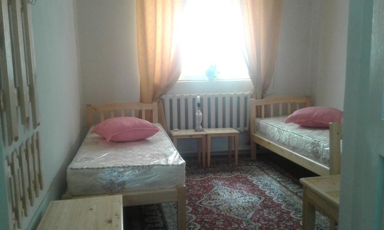 Western House Bed and Breakfast Qorowul Esterno foto