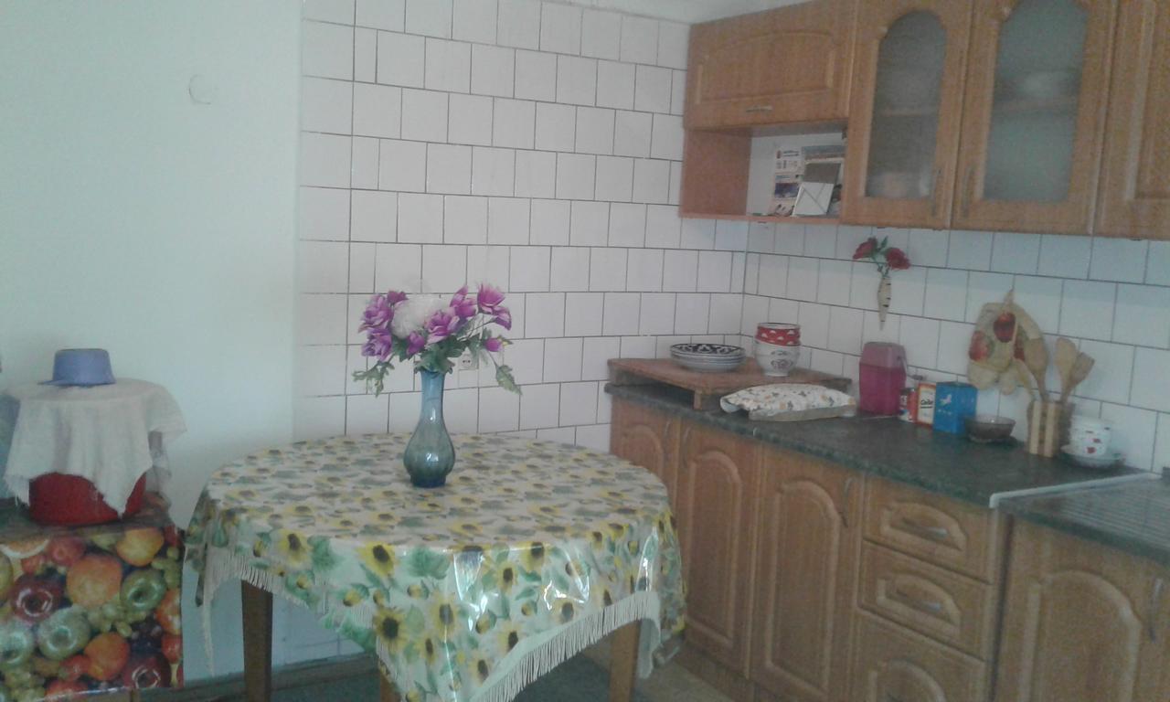 Western House Bed and Breakfast Qorowul Esterno foto