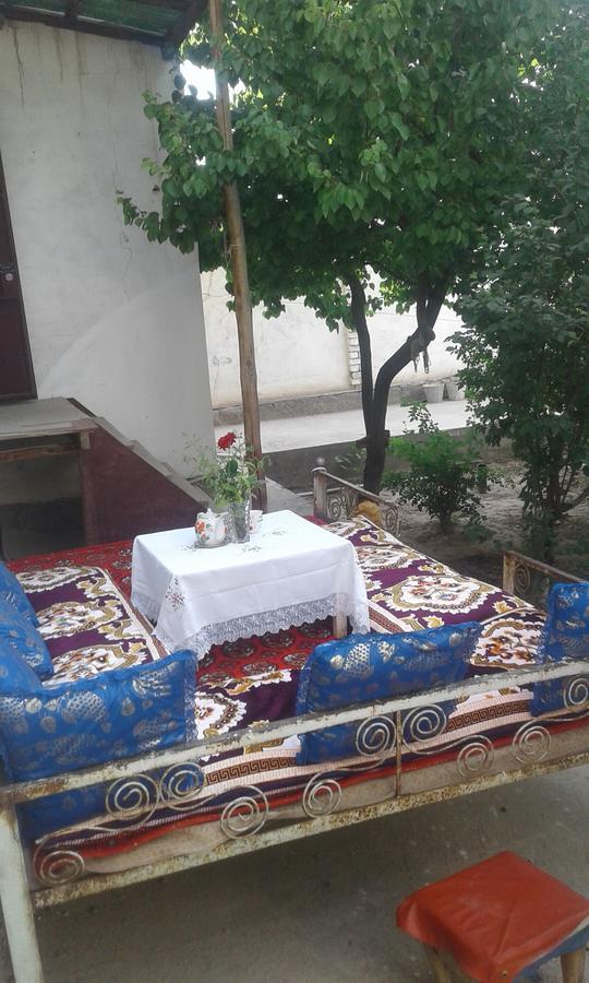 Western House Bed and Breakfast Qorowul Esterno foto